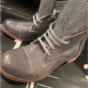 niu-Lu made in Italy ankle boots